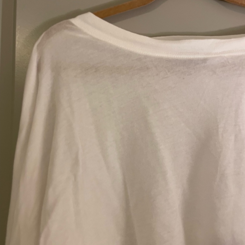 White top - Picture 3 of 4
